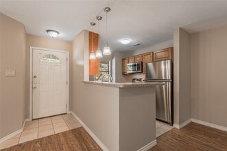 Building Photo - 2404 Sycamore Ave