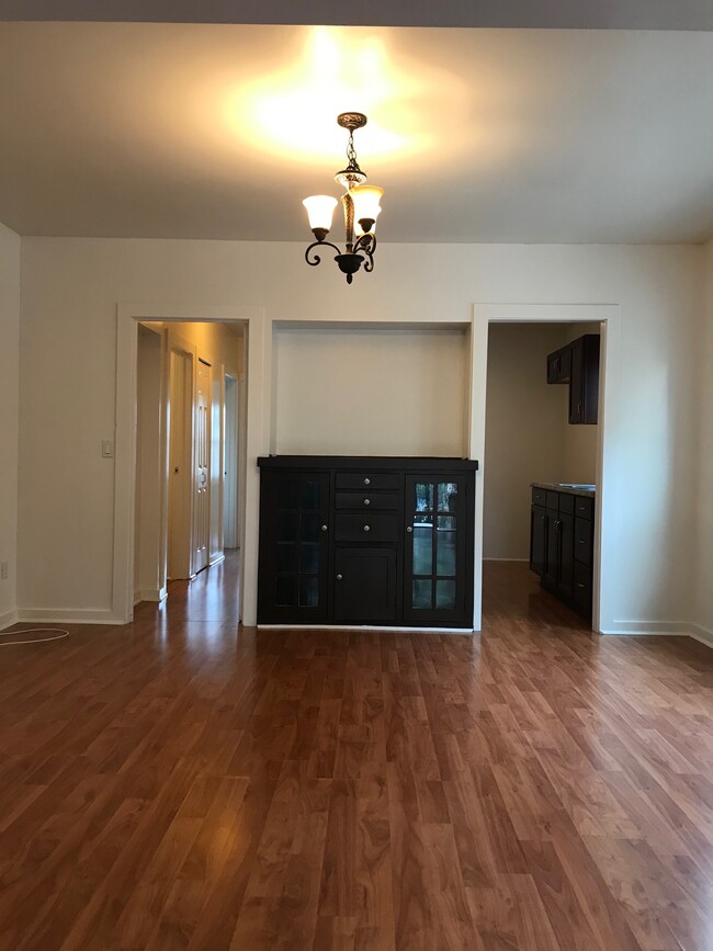 Building Photo - 5428 Carlton Way