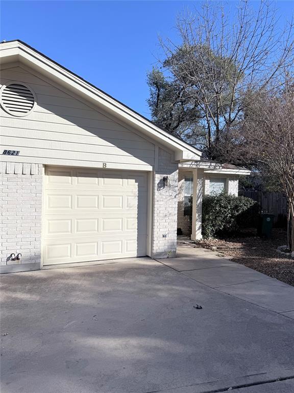 Foto del edificio - 8621 Talyne Chaise Cir