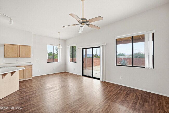 Building Photo - 1342 W Hopbush Way