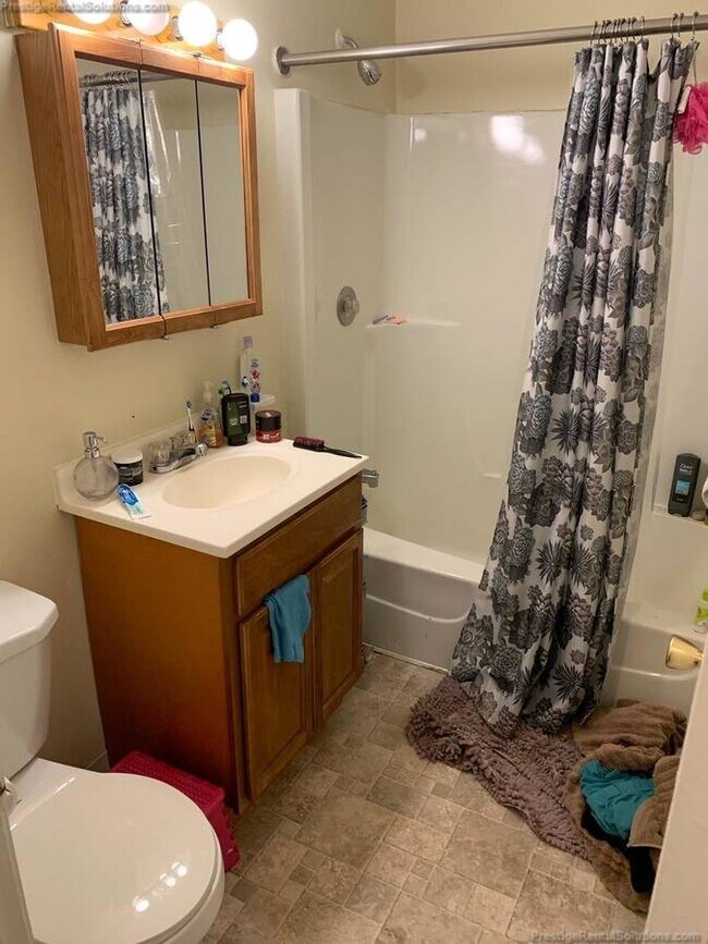 Foto del edificio - 740 Central St