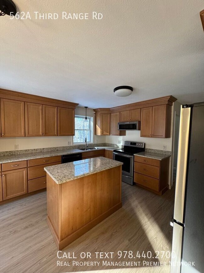 Foto del edificio - 562A Third Range Rd