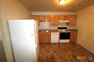 Building Photo - 4205 Primrose Dr