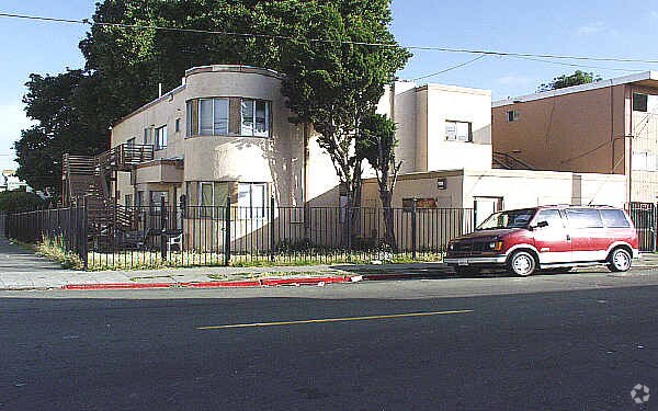 Building Photo - 1501 23rd Ave