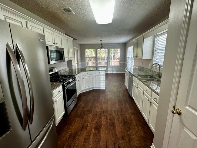 Foto del edificio - 27078 Stratford Glen Dr