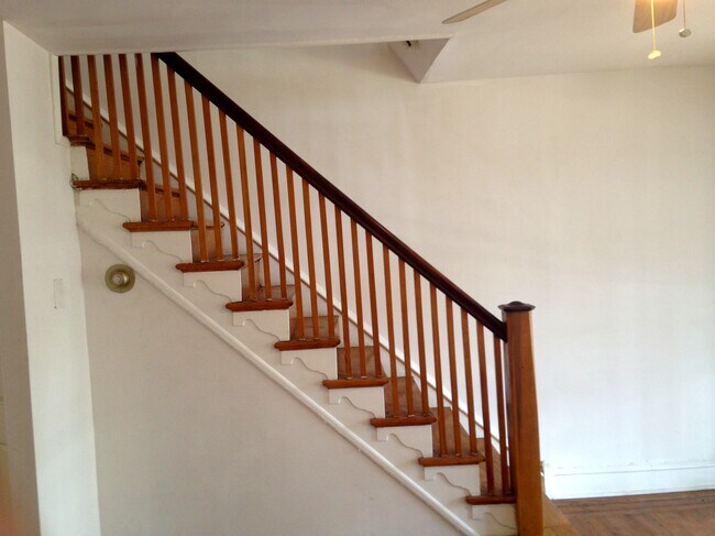 Building Photo - 4032 Maywood street