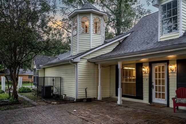 Building Photo - 200 Fannin St