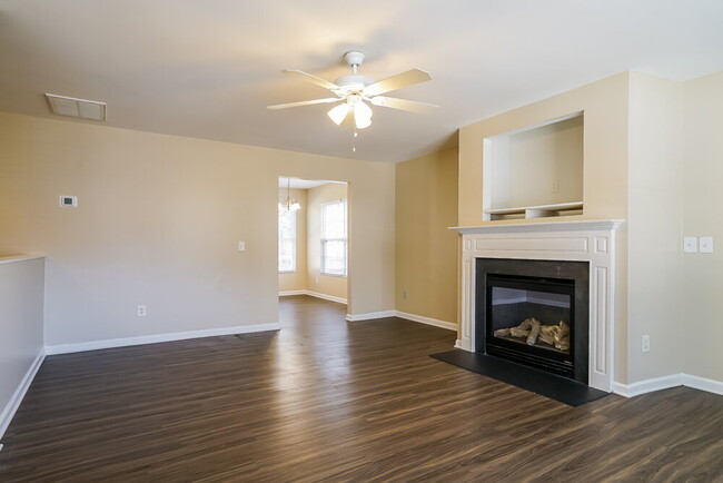 Foto del edificio - 3915 Griffis Glen Dr