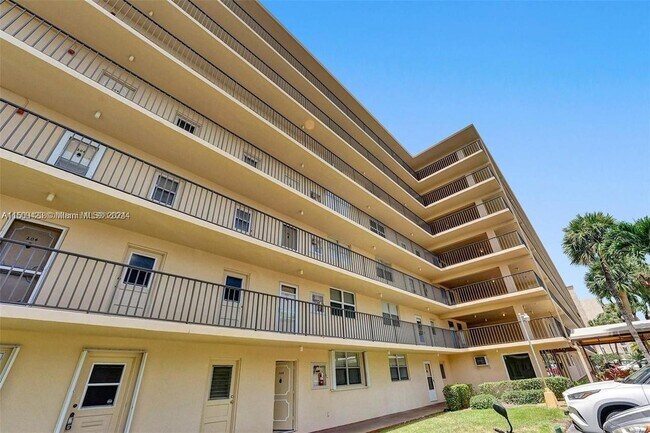 Foto del edificio - 5961 NW 2nd Ave