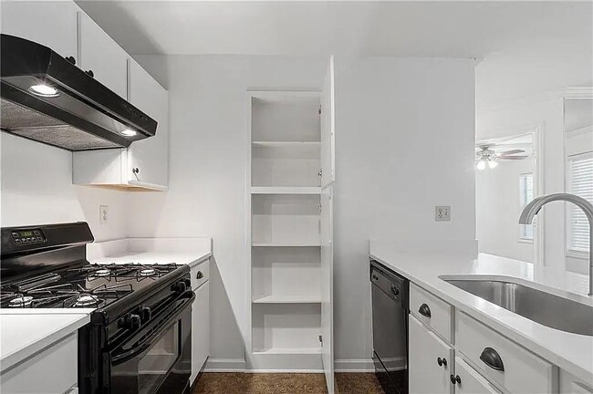 Building Photo - 2212 River Heights Ct SE