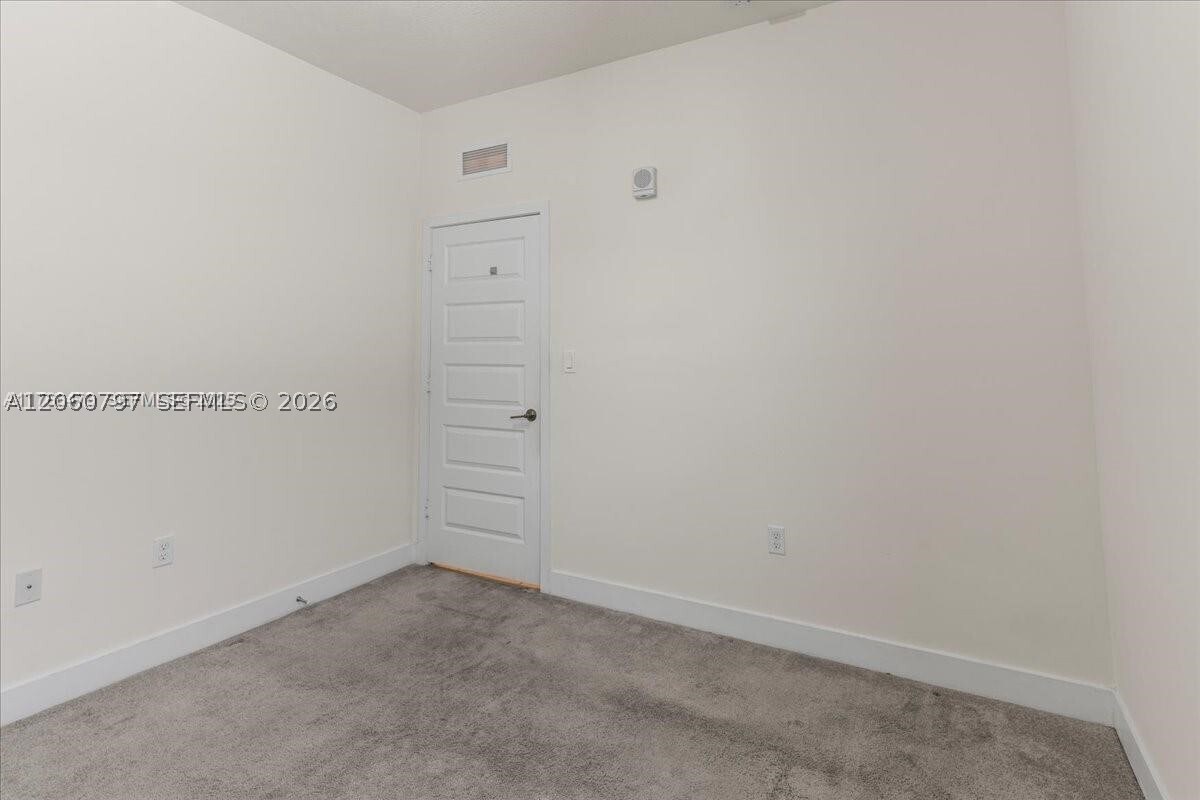 Foto del edificio - 8031 NW 104th Ave