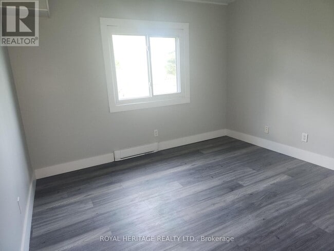 Photo du bâtiment - 8800-8800 Willoughby Dr