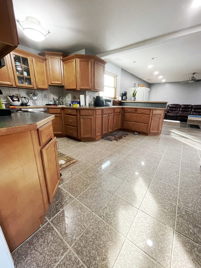 Large Kitchen - 1105 E Ardyce Ln