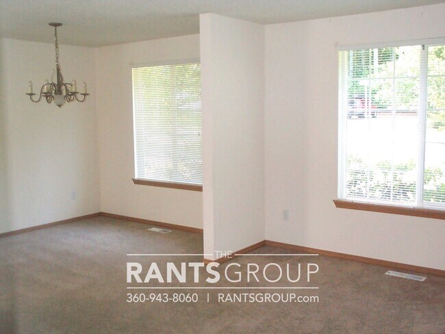 Building Photo - 3 br, 2.5 bath House - 3630 Bittersweet St SE