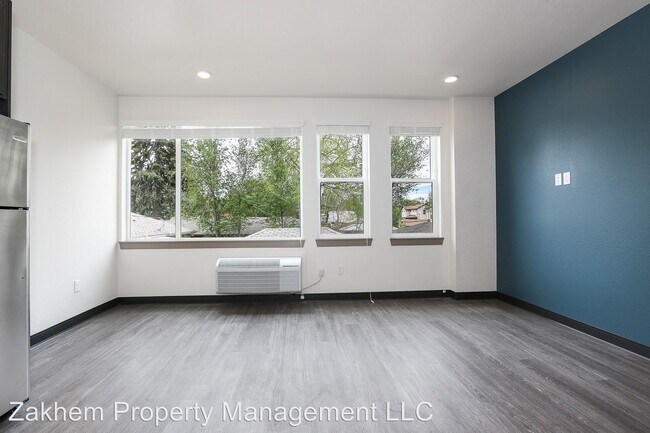 Foto del edificio - 3785 Yates St