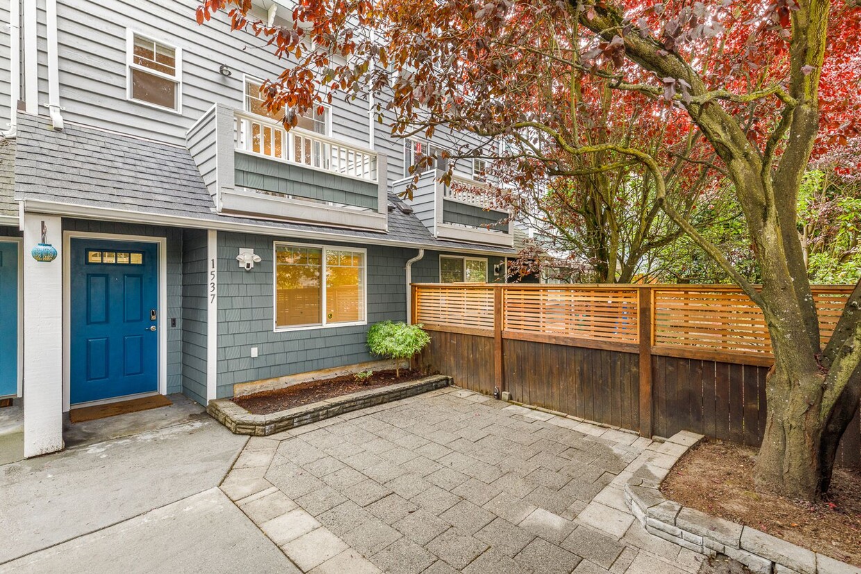 Foto principal - $500 OFF FIRST MONTHS RENT!! Ballard 3 Bed...