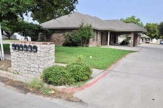 Building Photo - 663 W Tarleton St