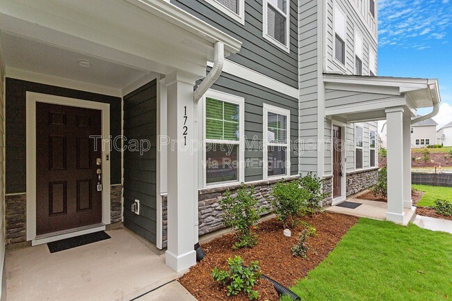 Foto del edificio - 1721 Chirping Trl