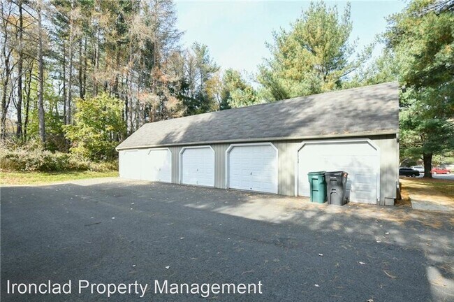 Foto del edificio - 2 br, 1.5 bath House - 838 Greens Loop