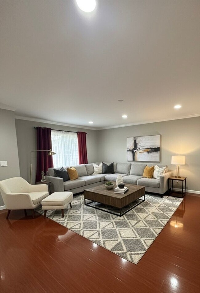 Foto del edificio - Upgraded 3-bedroom, 2-bath 1,240 sq. ft. i...