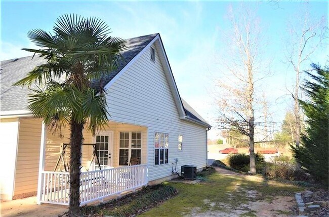 Building Photo - 6440 Countryland Dr