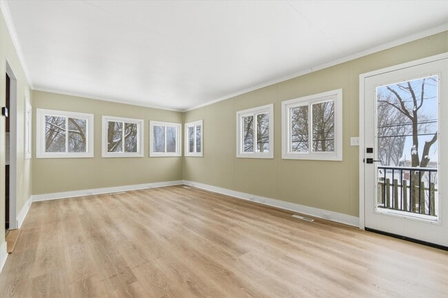 Foto del edificio - 2029 Ferdon Rd