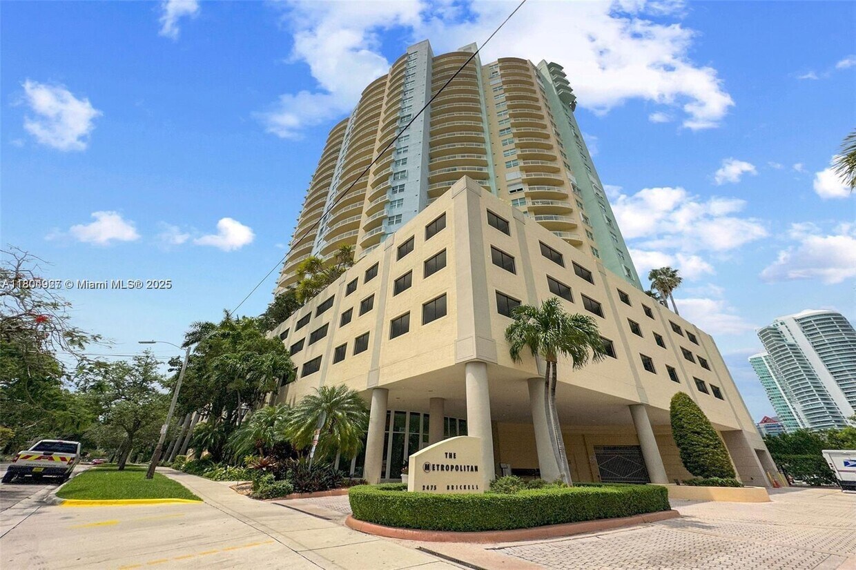 Primary Photo - 2475 Brickell Ave