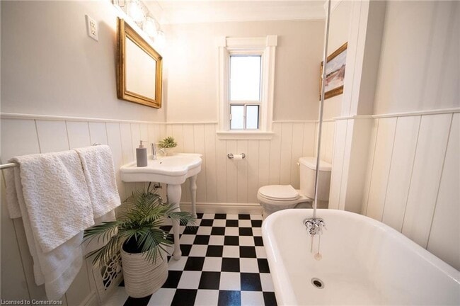 Building Photo - 398 MacNab St N