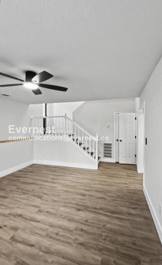 Foto del edificio - 3 Bed/2.5 Bath Home with Garage / Pet-Friendly / Vouchers Accepted / Available Now!