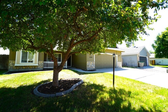 Building Photo - 12303 W Abram Dr