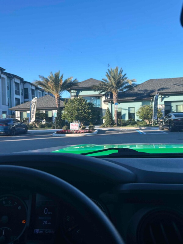 Foto del edificio - 825 Laura Oaks Blvd