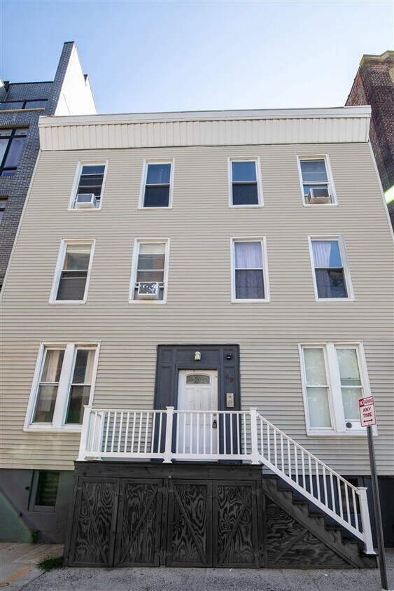 Primary Photo - 60 Newkirk St