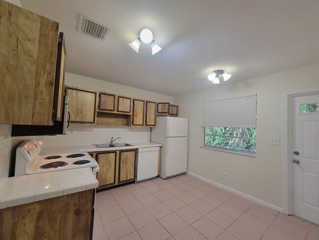 Foto del edificio - 2526 Taylor St