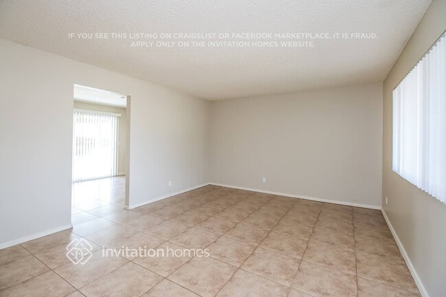 Foto del edificio - 1249 E 8th St