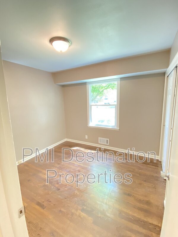 Foto del edificio - 12910 Virginia Ave