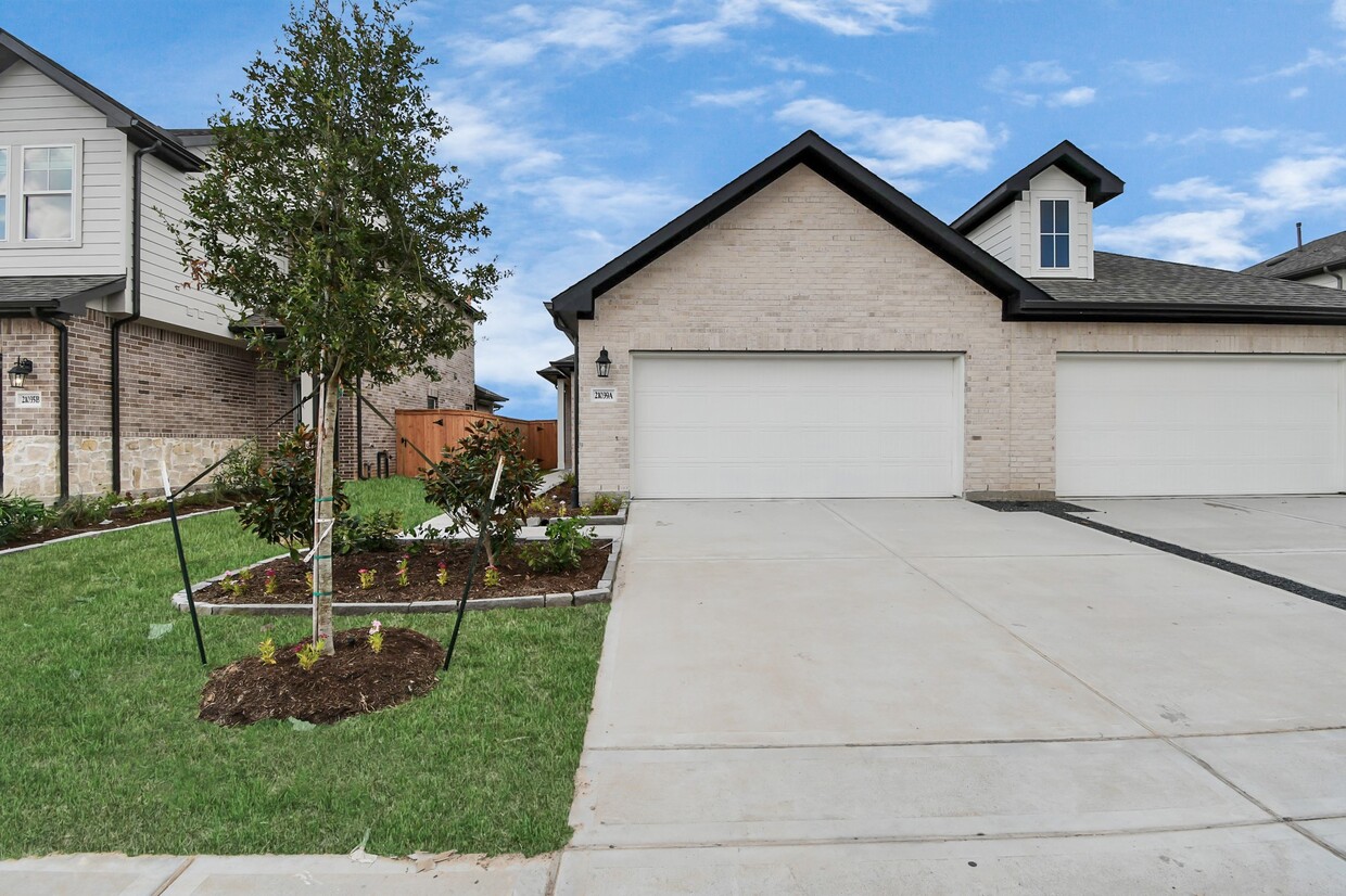Primary Photo - 21030 Shore Oak Dr