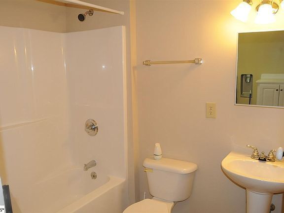 Foto del edificio - Single family home.