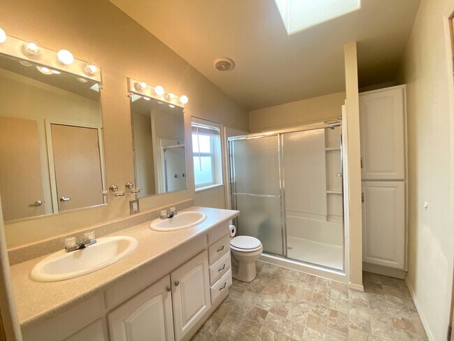 Building Photo - Great 3 bed, 2 bath North Valley home backs to Lemmon Valley Park.