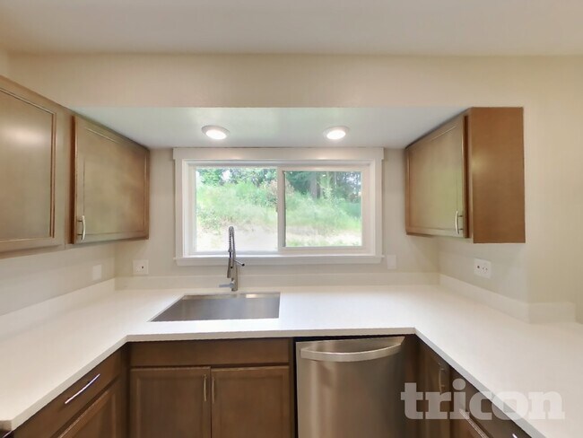 Foto del edificio - 4911 64th Ave W