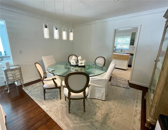 Foto del edificio - 1420 Baracoa Ave