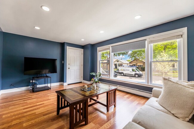 Foto del edificio - 3838 Ridgeland Ave