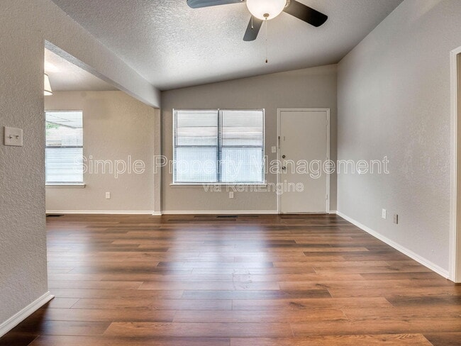 Building Photo - 1710 Hillcrest Dr