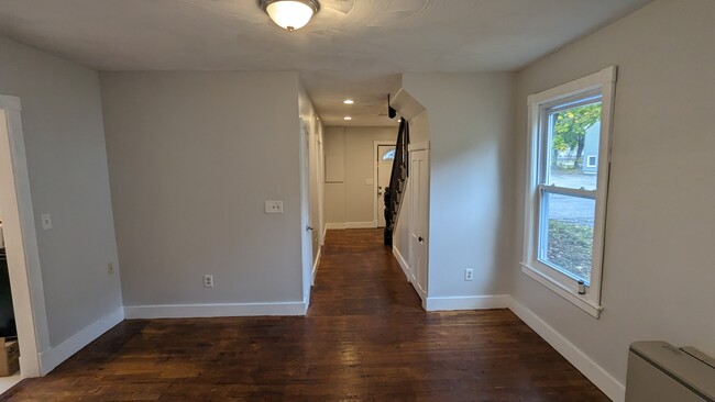 Hallway and dinning area - 9 Morgan Ct