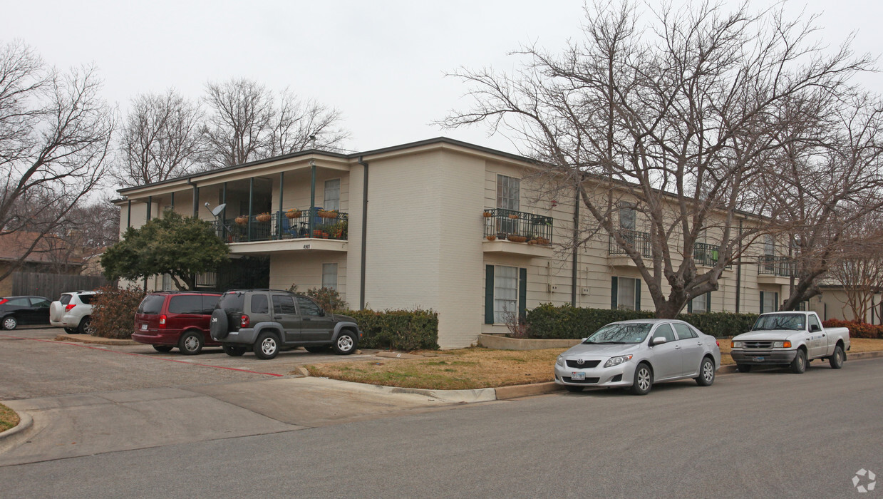 Building Photo - Bryce House