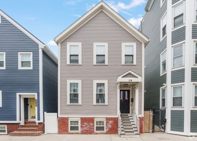 Building Photo - 114 Tudor St