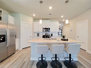 Building Photo - 8401 Hazel River Dr