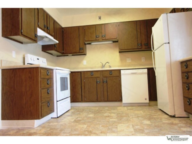 Building Photo - 404 Mervin St
