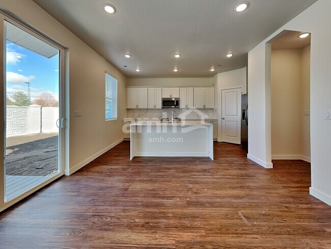 Building Photo - 8952 Wilroy Rd