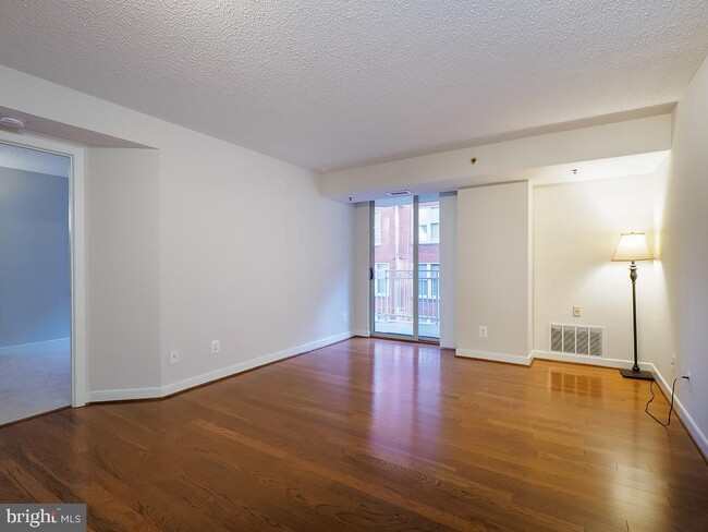 Building Photo - 7500 Woodmont Ave