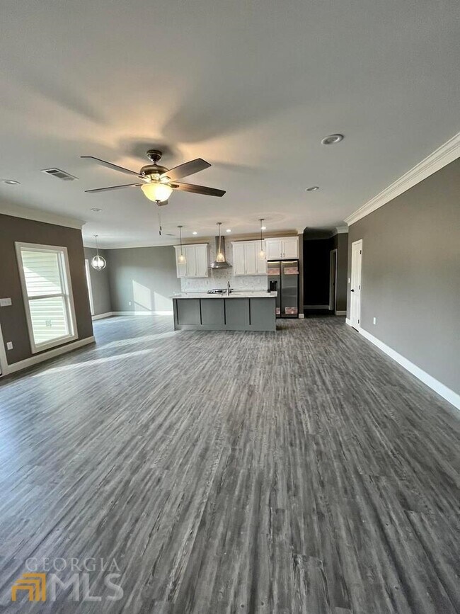 Building Photo - 1056 Field St